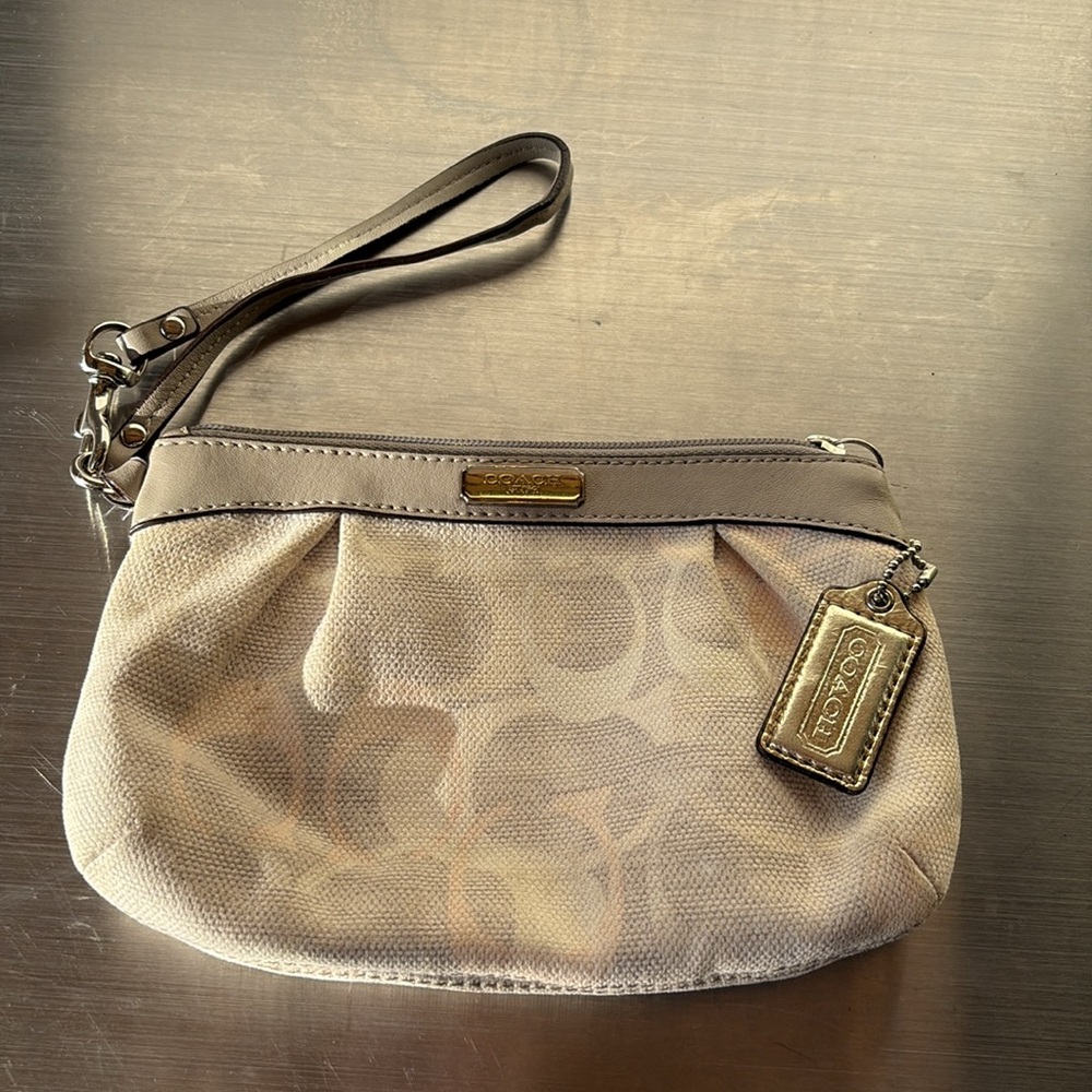 SOLD❣️❣️Vintage Y2K Coach Canvas Monogrammed Wristlet/Wallet💕 - Picture 2 of 11